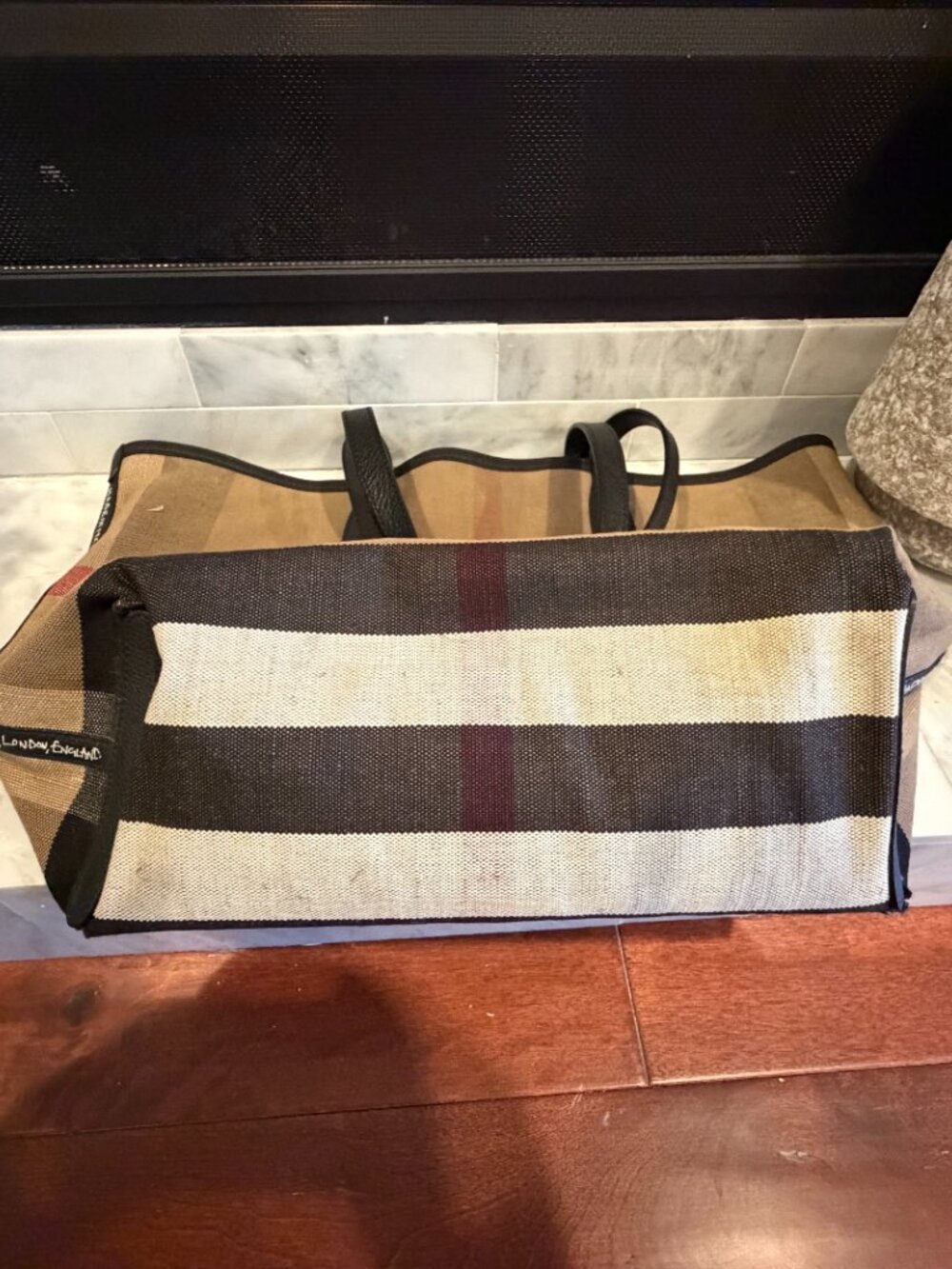 Burberry Reversible Canvas Tote – London Print - Picture 12 of 14